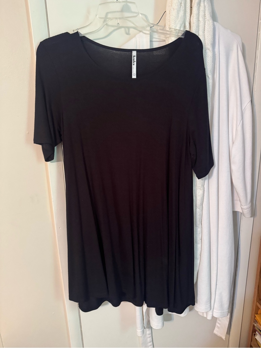 Azules Black Short-Sleeve Scoop Neck Tee